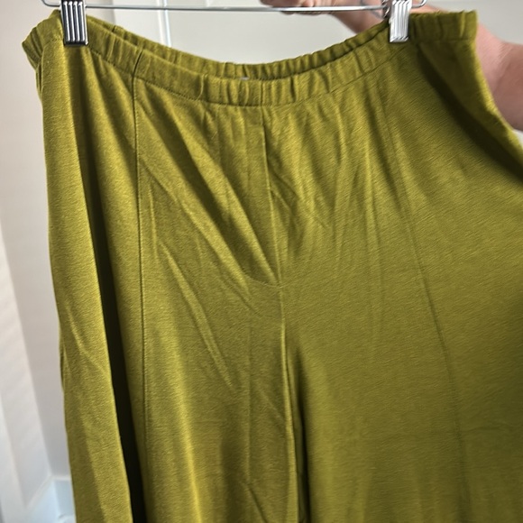 Alembika size 6, fits like 16-18. - Picture 3 of 5